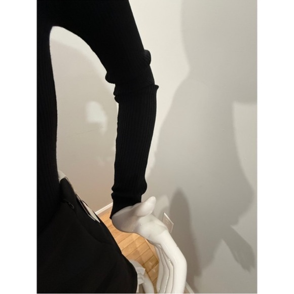 Commense Mock Neck Sheer Panel Knit Top
Black size XS - Picture 8 of 9